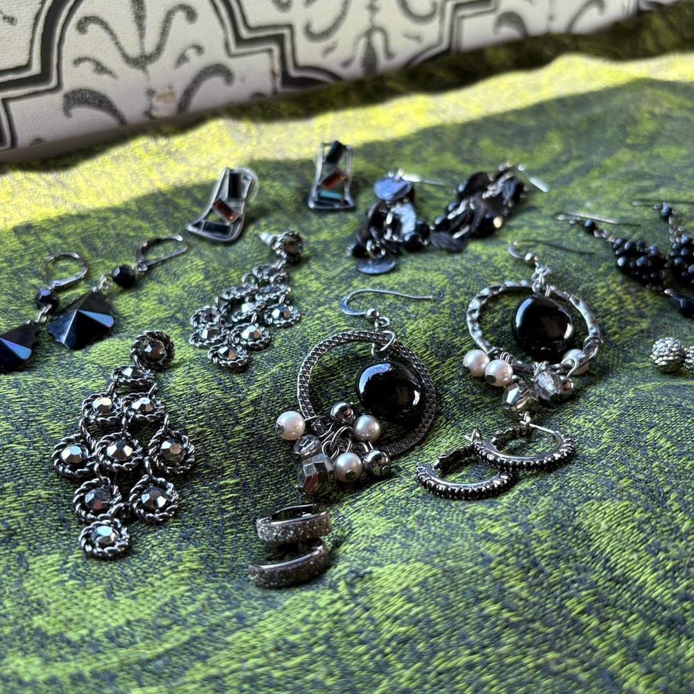 Gothic earring bundle vintage 2 modern black crystal dangle earrings jewelry lot